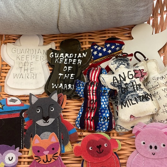 Military Angels And Finger Puppet Template Craft Lot - Picture 2 of 7